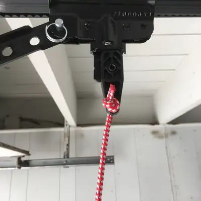 Opener trolley with emergency release